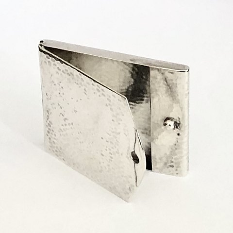 Bernhard Hertz 
Small case Silver